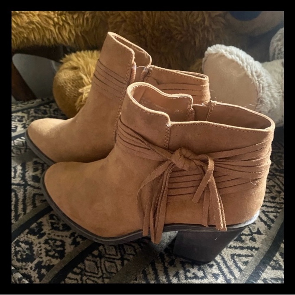 Tan Ankle Boots with Bow Detail